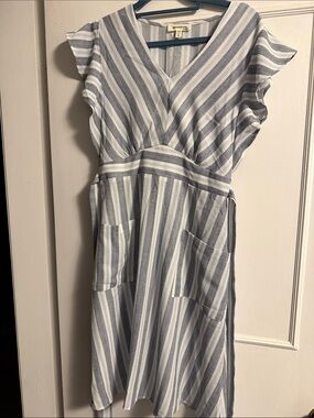 Monteau Blue & White Striped V-Neck Midi with Pockets